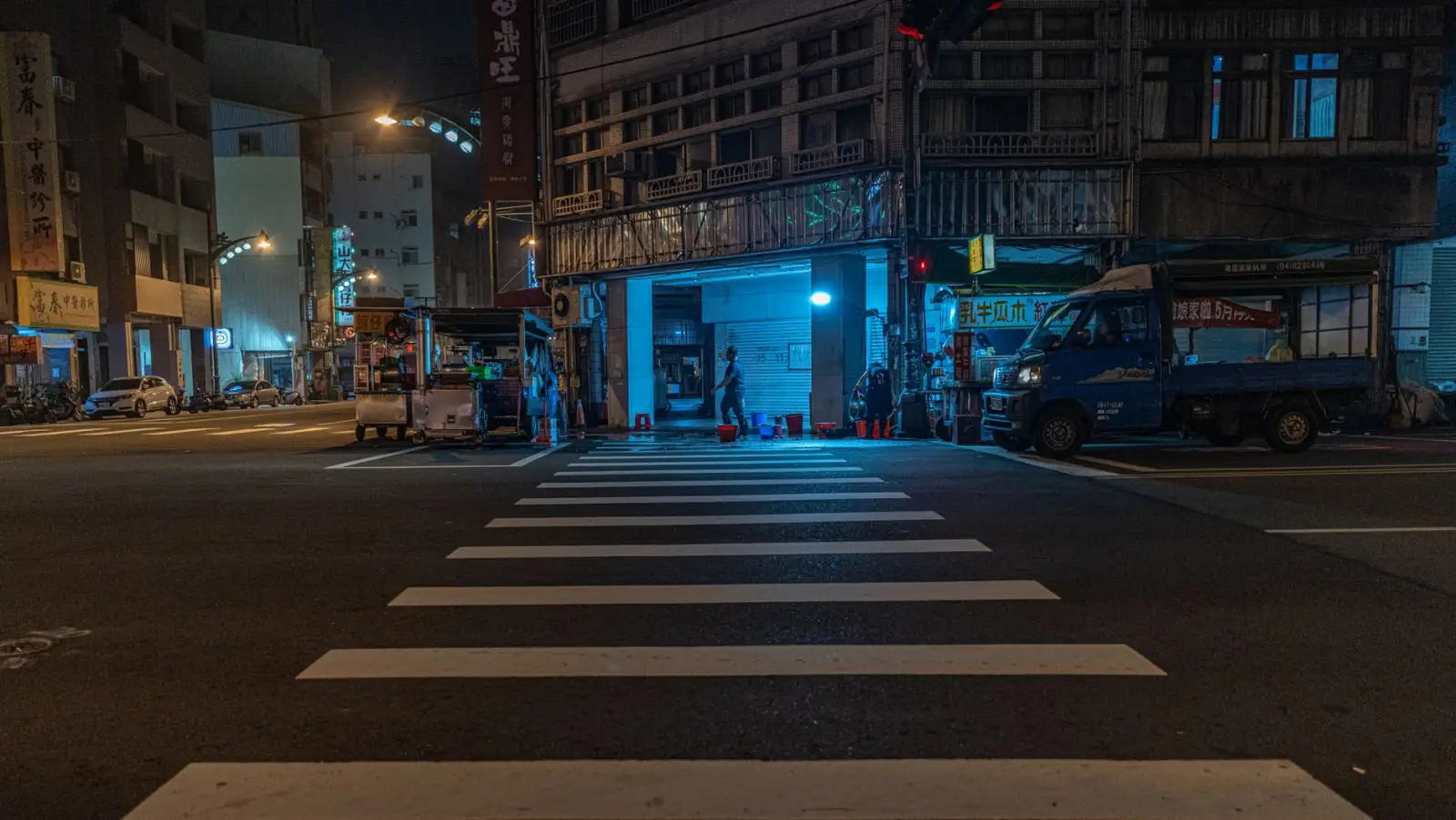 工业触摸屏在自动化设备中的选型要点与适配指南