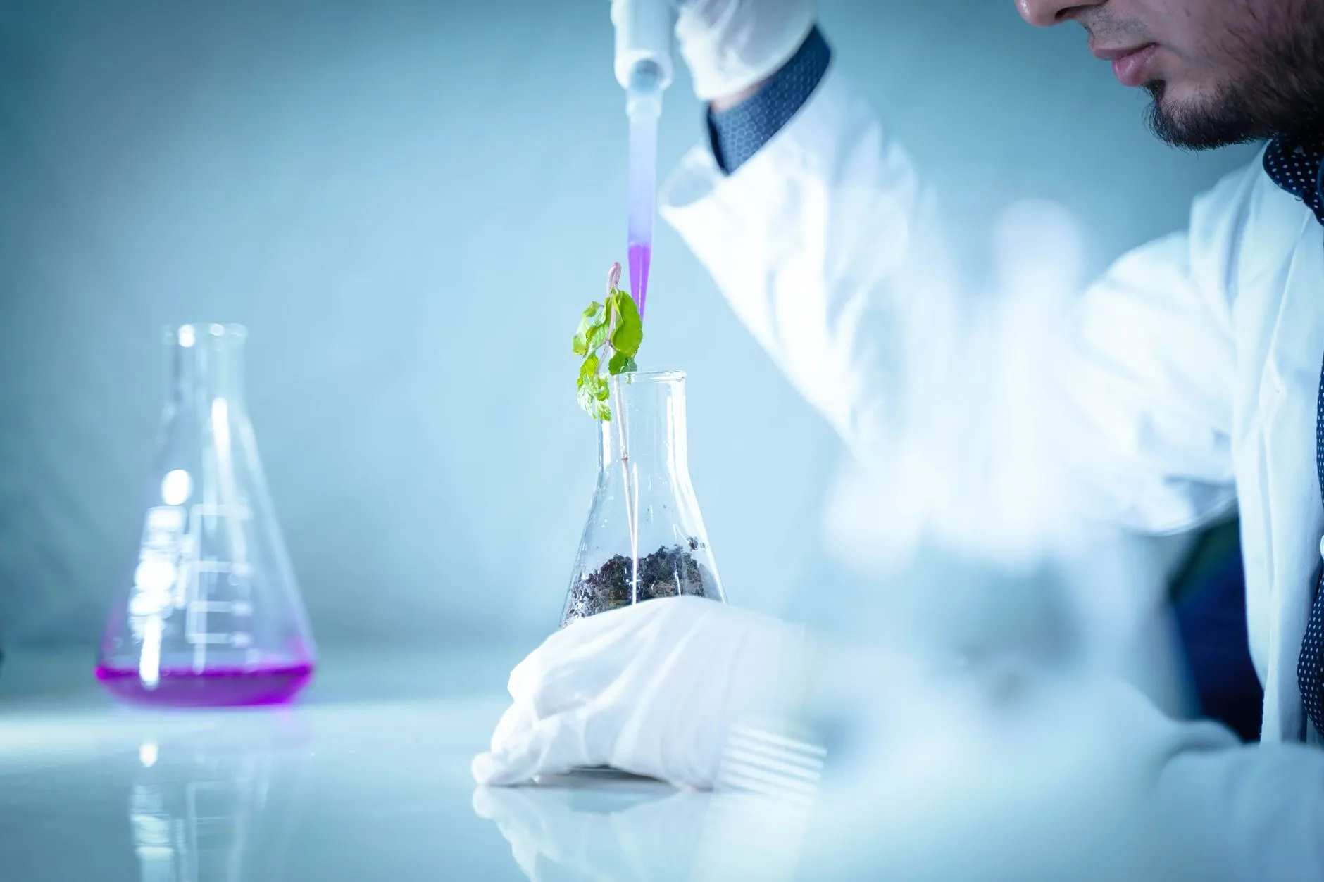 基于工业触摸屏的操作终端硬件定制方案与实施案例