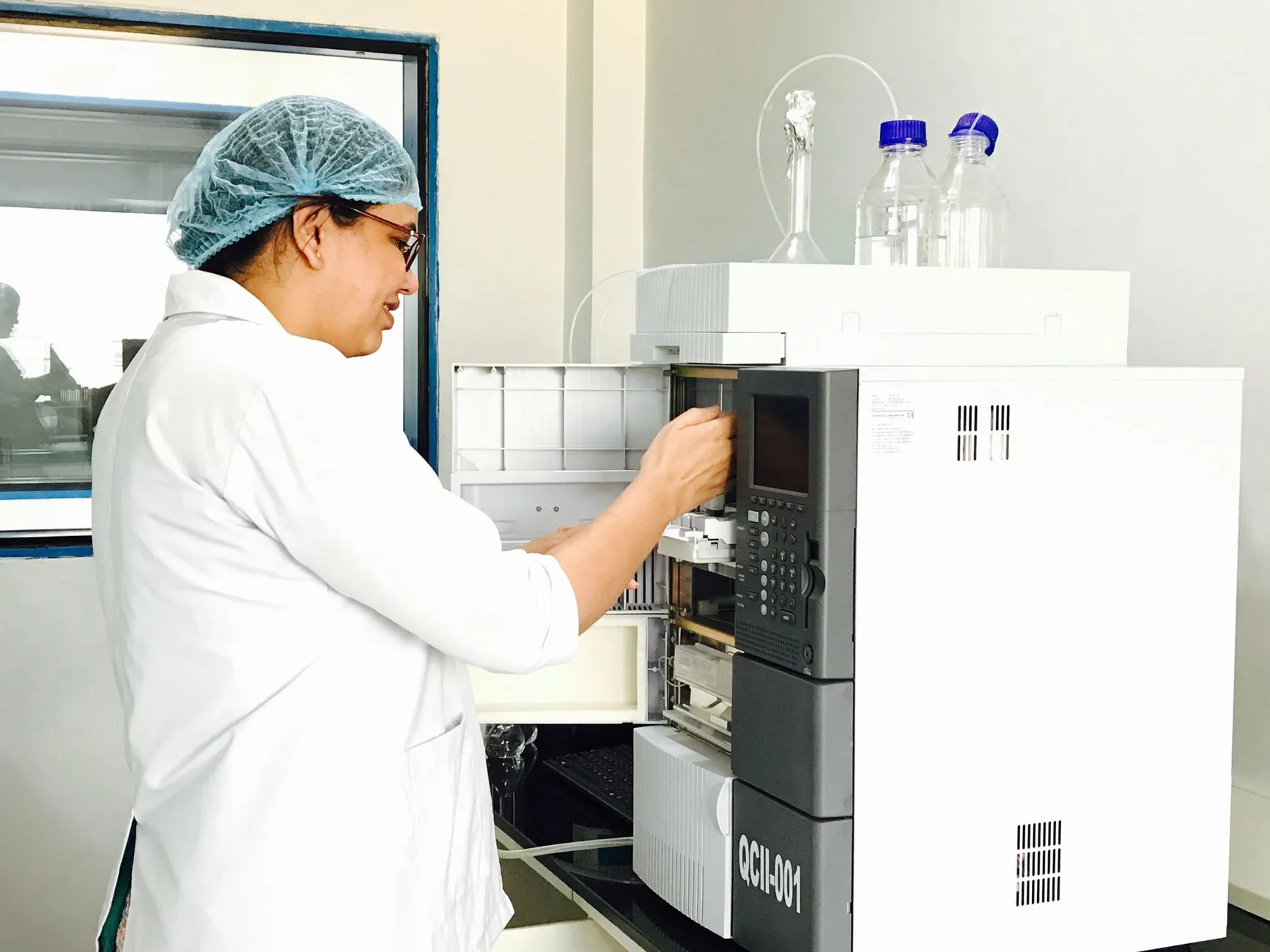 工业触摸屏与HMI人机界面在自动化设备中的选型要点解析