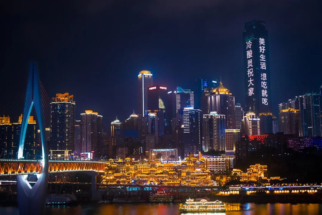上海奥昌时工业触摸屏高亮显示技术在多场景中的应用优势分析