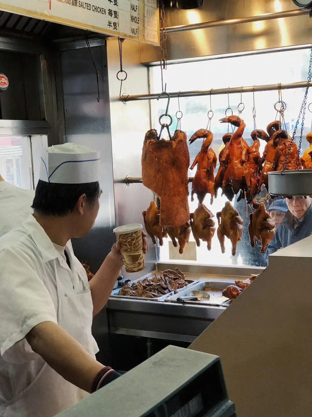 文本显示器与工业触摸屏选型对比：性能与稳定性的权衡