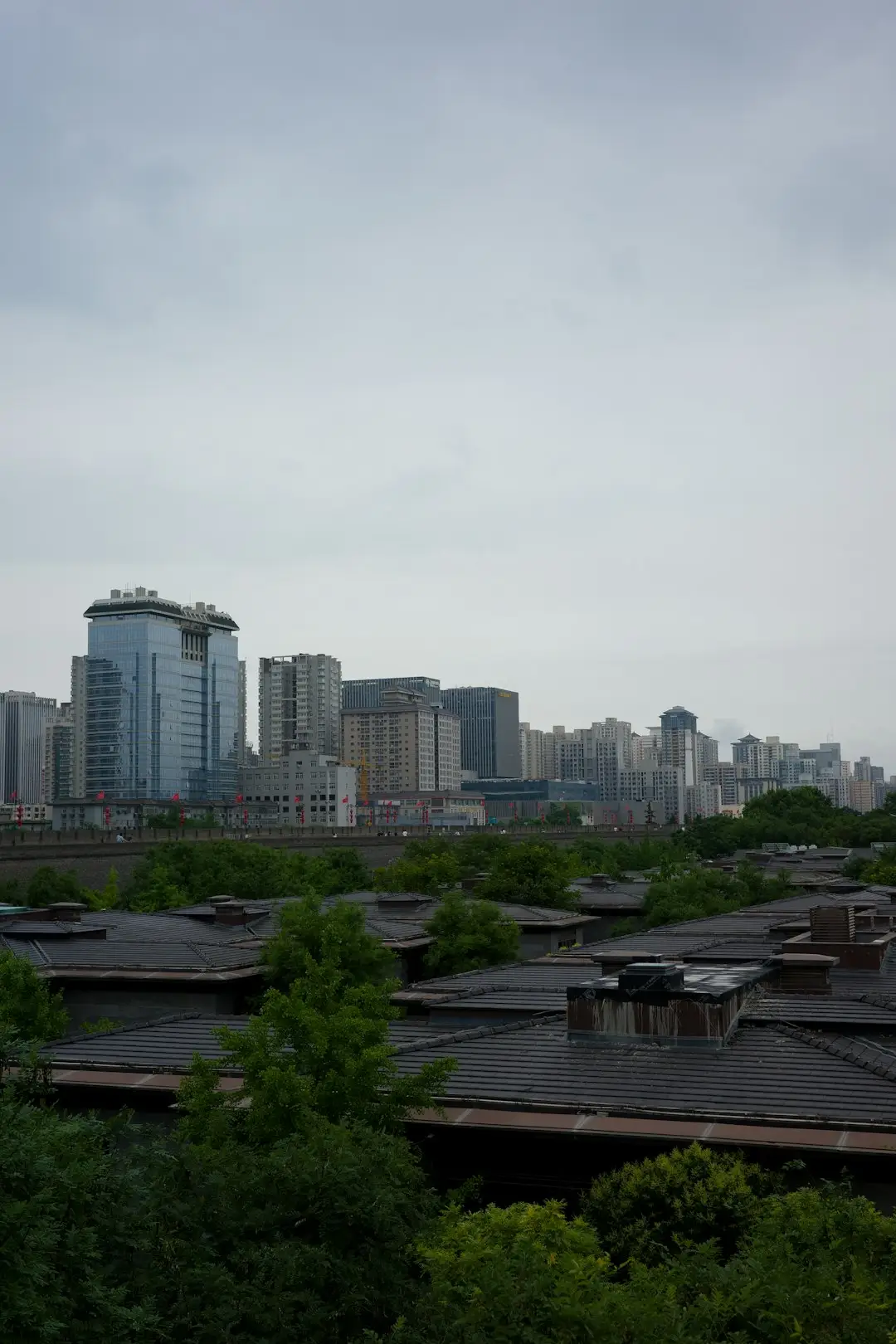 工业触摸屏与文本显示器选型：HMI人机界面硬件配置要点解析
